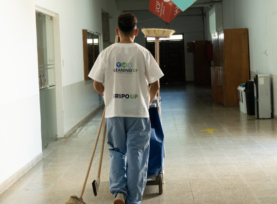 Mantenimiento de pasillos y oficinas UCSF